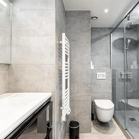 2 P Avec Terrasse Proche Martinez