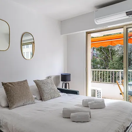 2 P Avec Terrasse Proche Martinez