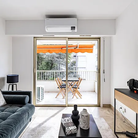 2 P Avec Terrasse Proche Martinez Κάννες