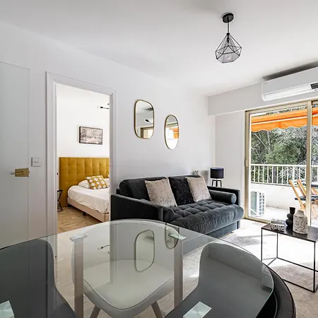 2 P Avec Terrasse Proche Martinez